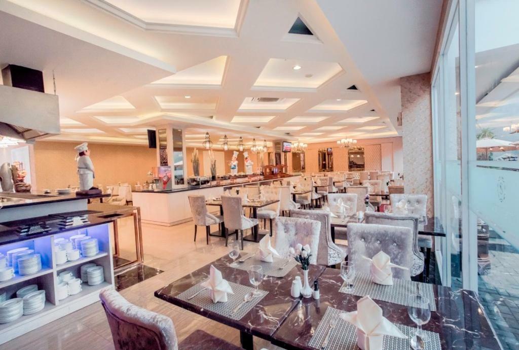 Savero Hotel Депок Екстериор снимка