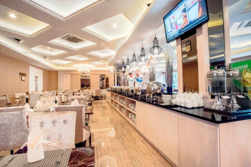 Savero Hotel Депок Екстериор снимка