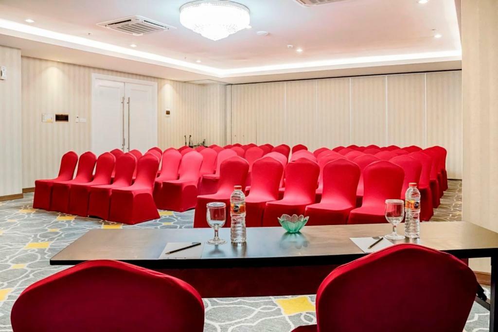 Savero Hotel Депок Екстериор снимка