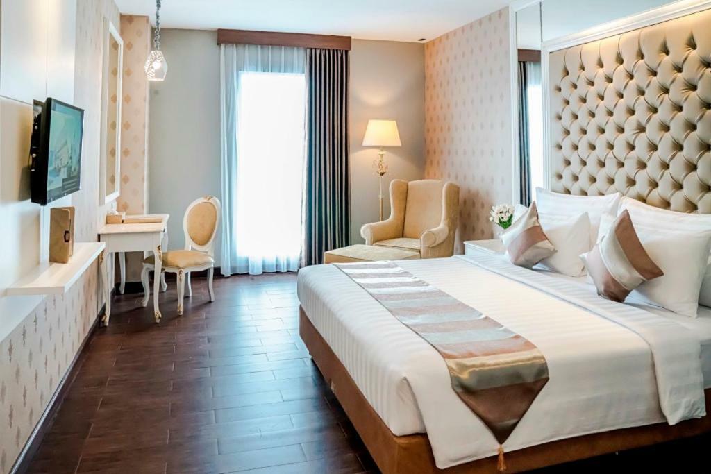 Savero Hotel Депок Екстериор снимка